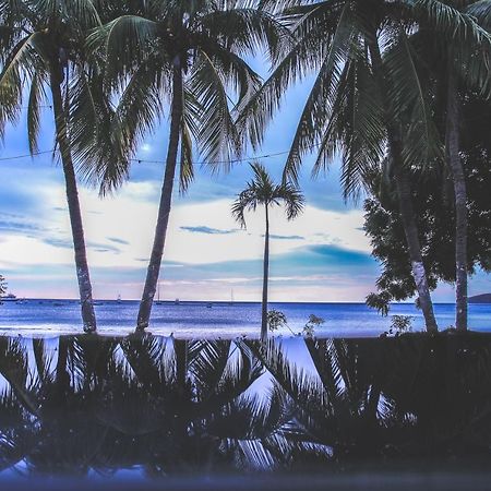 Cafe De Playa Beach Front Hotel Coco Bagian luar foto