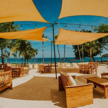 Cafe De Playa Beach Front Hotel Coco Bagian luar foto