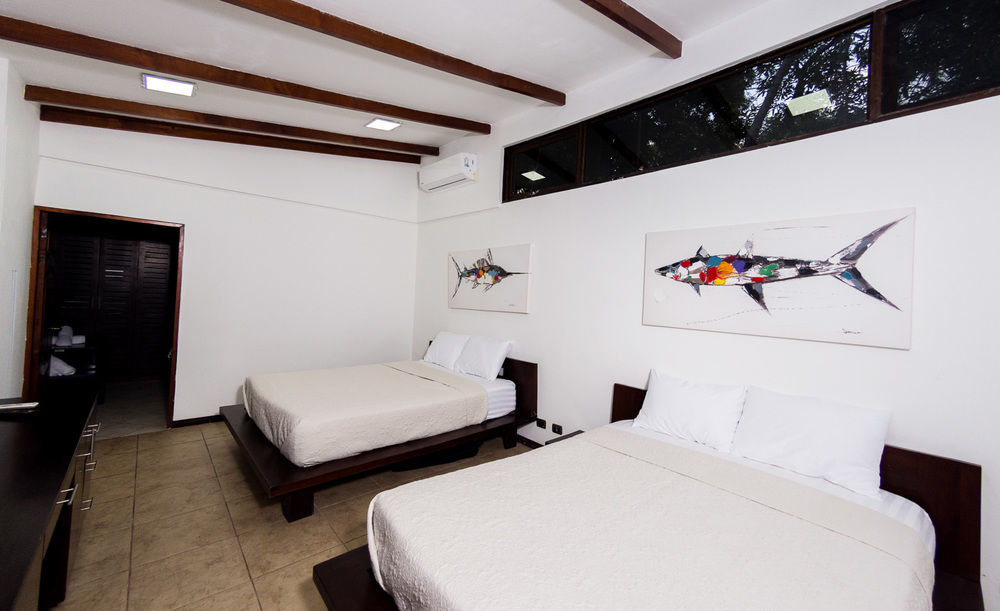 Cafe De Playa Beach Front Hotel Coco Bagian luar foto